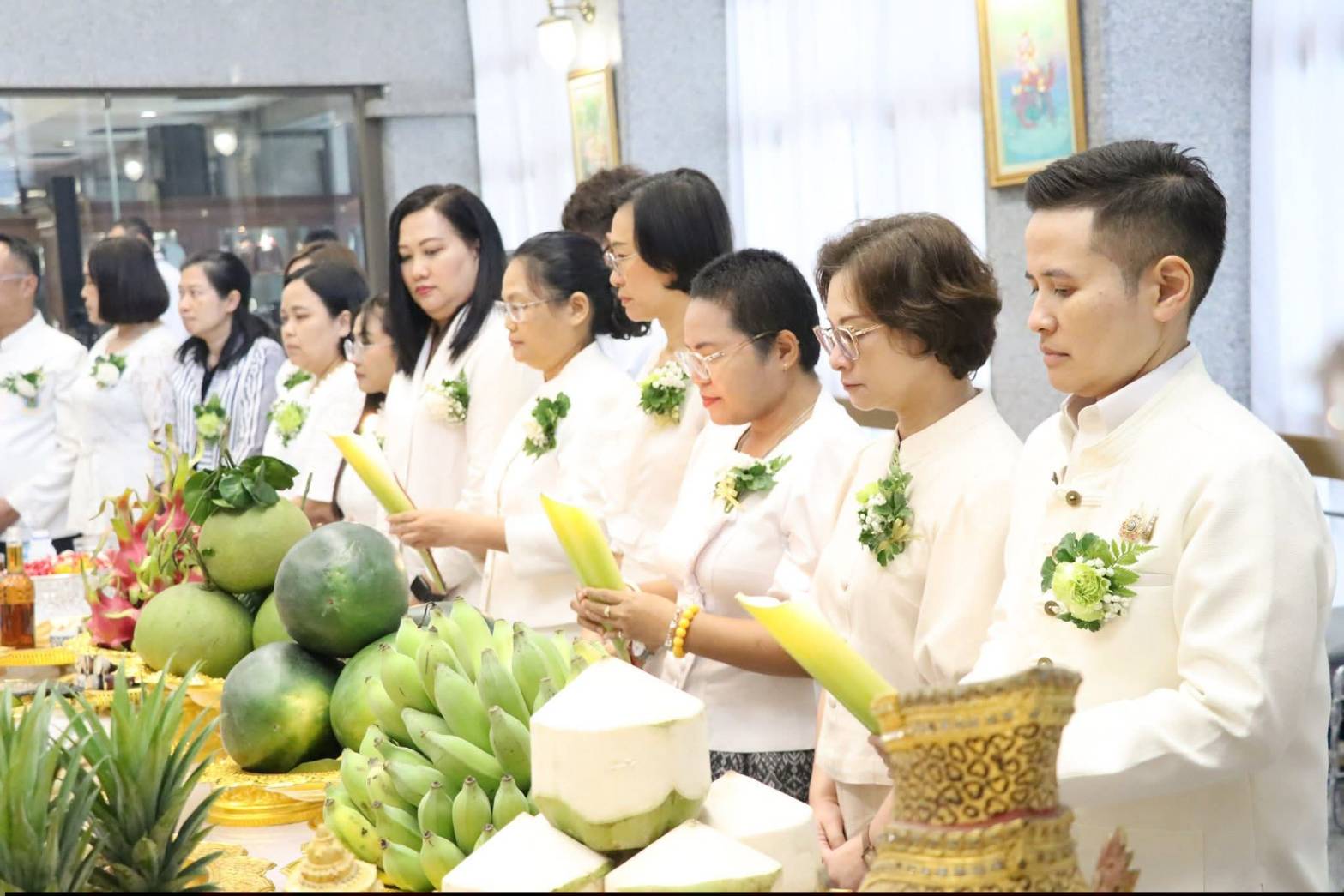 title - ศูนย์ส่งเสริมและพัฒนาอาชีพเสริมนอกภาคการเกษตร โดย สำนักงานการปฏิรูปที่ดินเพื่อเกษตรกรรม จัดโครงการพัฒนาบุคลากรเพื่อเพิ่มประสิทธิภาพการดำเนินงานด้านศิลปหัตถกรรม กิจกรรมไหว้ครูช่าง ณ ชั้น 2 อาคารพระมิ่งขวัญ ศูนย์ส่งเสริมและพัฒนาอาชีพเสริมนอกภาคการเกษตร (ศูนย์ศิลปาชีพบางไทรฯ (เดิม))